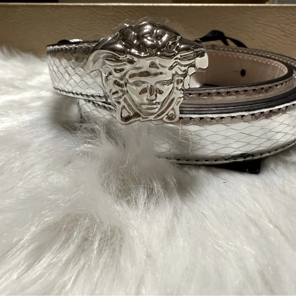 Versace | Accessories | New Versace Silver Small Medusa Head  display picture 3